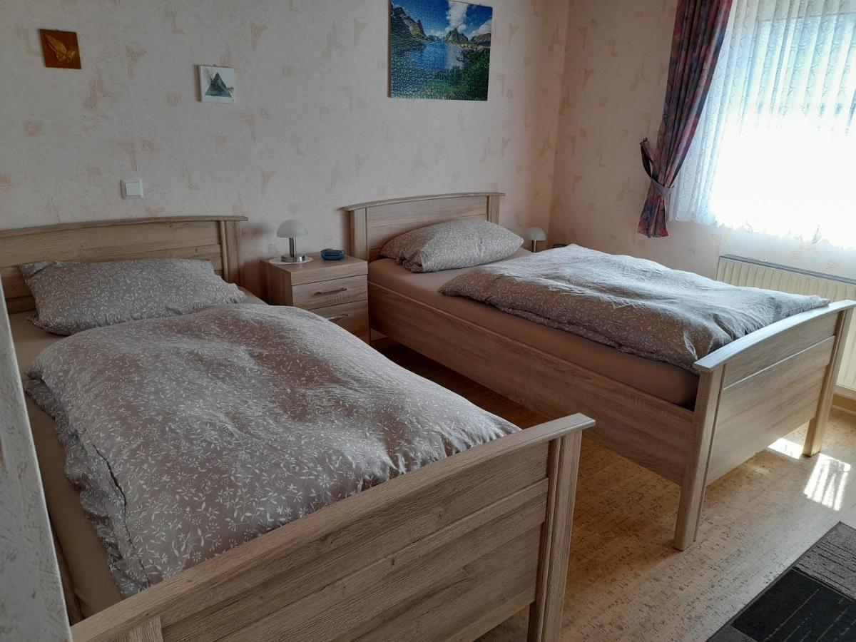 Ferienwohnung Woelbert Altendiez エクステリア 写真